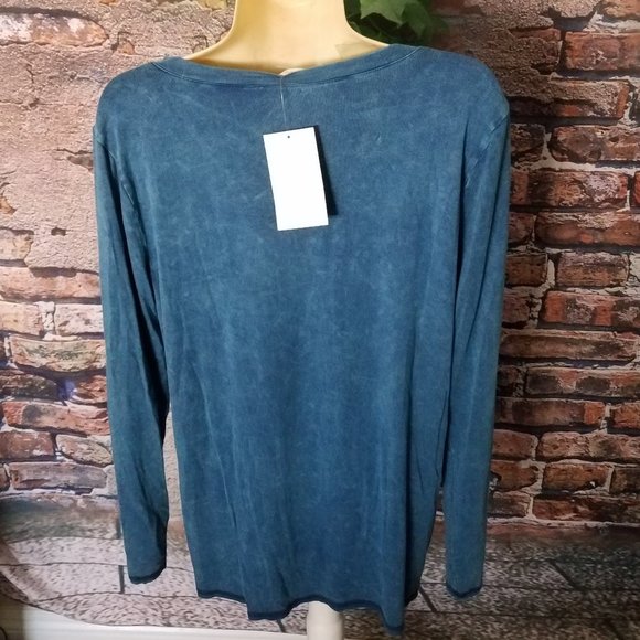 Criss Cross V Neck Long Sleeve top - Picture 3 of 4